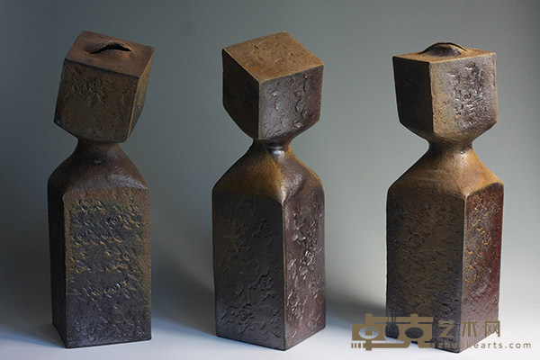 空间-群体 15x15x50 陶瓷混合土高温柴烧 虞健作品