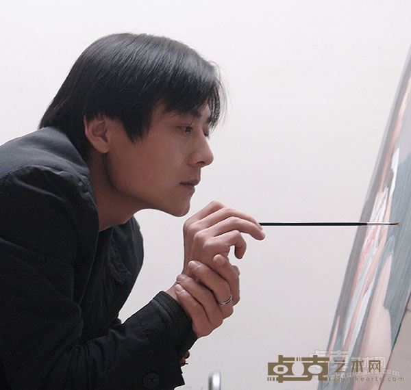 艺术家 王钧