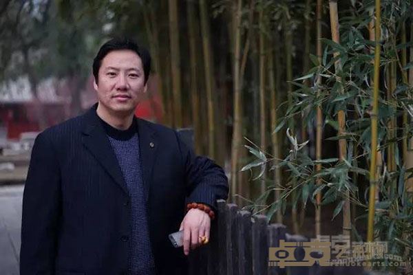 李亚近照