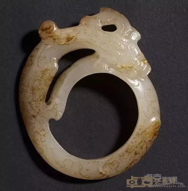 《蟠龙玉饰》