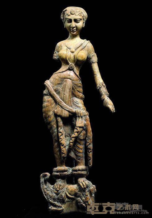 恒河女神雕像 高47cm，宽17.5cm 1世纪 象牙