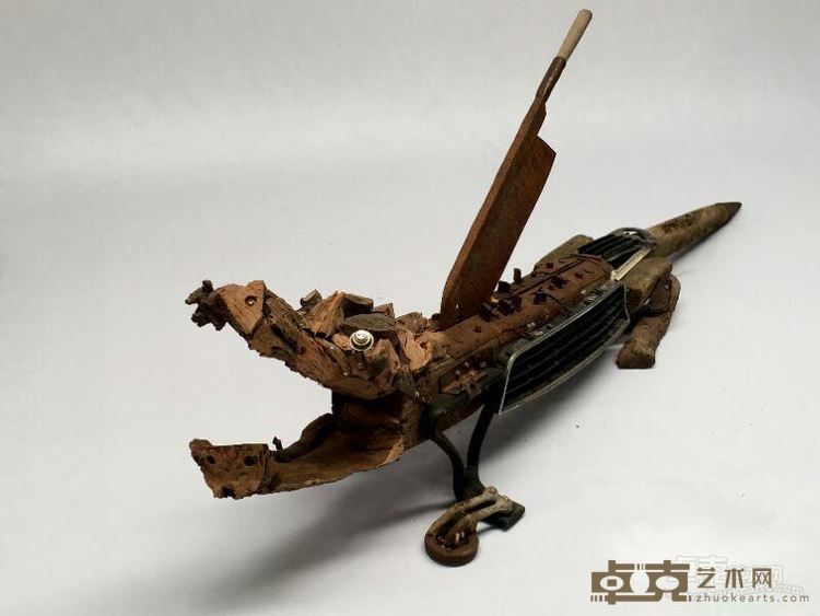 《次象》 王景森 2600x56x66cm 综合材料